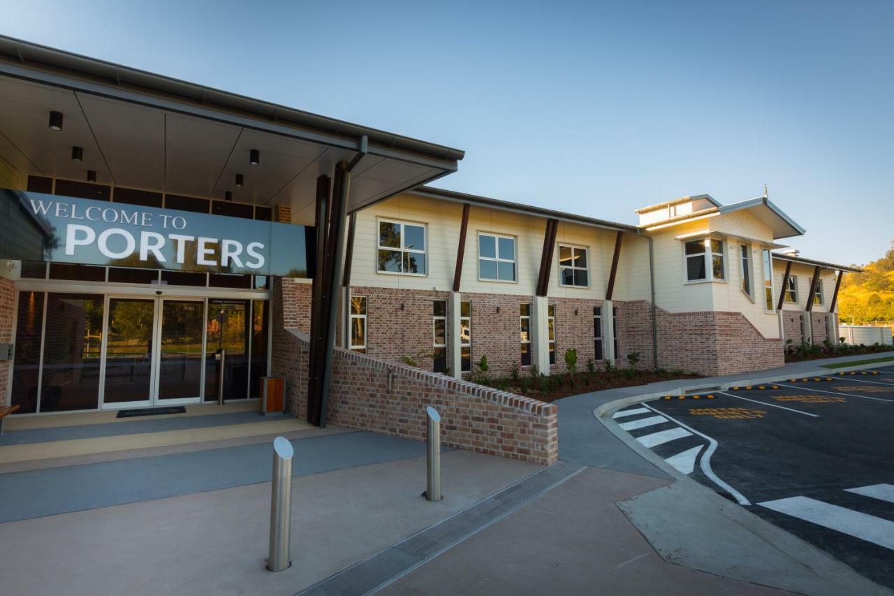 Porter'S Plainland Hotel Exterior photo